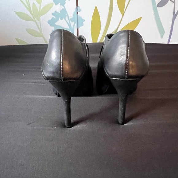 4/$20 Black tie up heels size 9 - Picture 4 of 11